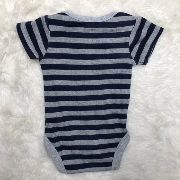 Gerber Onesie DiaperShort Blue /  Grey Stripes Size Newborn - Picture 8 of 16
